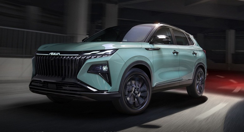 В России официально появился кроссовер размером с Geely Monjaro. Dongfeng Huge получит 1,5-литровый мотор как Honda Accord и предложит просторный салон