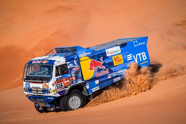 Легендарный &laquo;КамАЗ&raquo; мощностью 1050 л.с., который разгоняется до 100 км/ч за 6 с, продали за 100 млн рублей