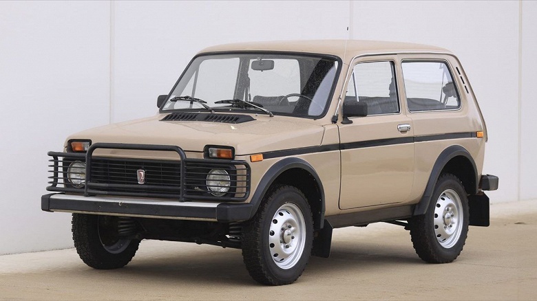 &laquo;Ниву&raquo; впервые выставили на аукцион роскошных автомобилей, вместе с редкими Ferrari и Mercedes-Benz