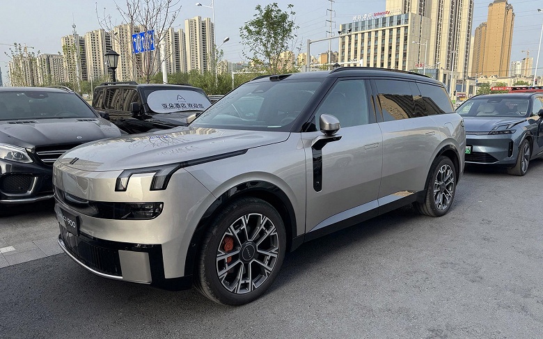 Скоро известные российские дилеры начнут продавать Lynk & Co 900 — 845-сильный аналог Li Auto L9: без русского языка, со «страховой гарантией» и доставкой до Казахстана - 1 Скоро известные российские дилеры начнут продавать Lynk & Co 900 — 845-сильный аналог Li Auto L9: без русского языка, со «страховой гарантией» и доставкой до Казахстана