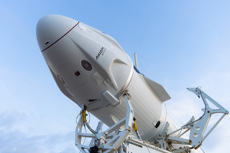 Абсолютно новый корабль Dragon, который доставит людей на МКС, показали перед запуском - 2 Абсолютно новый корабль Dragon, который доставит людей на МКС, показали перед запуском