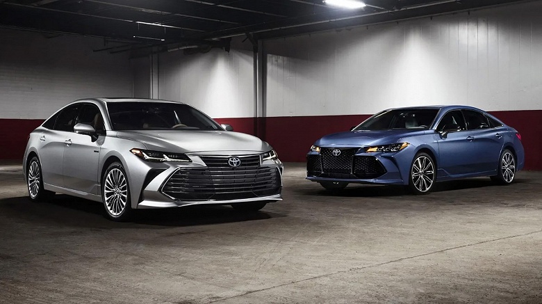 Большая Toyota c 2,5-литровым мотором и &laquo;автоматом&raquo; по цене Lada Aura Status: Toyota Avalon в России &mdash; от 2,9 млн рублей