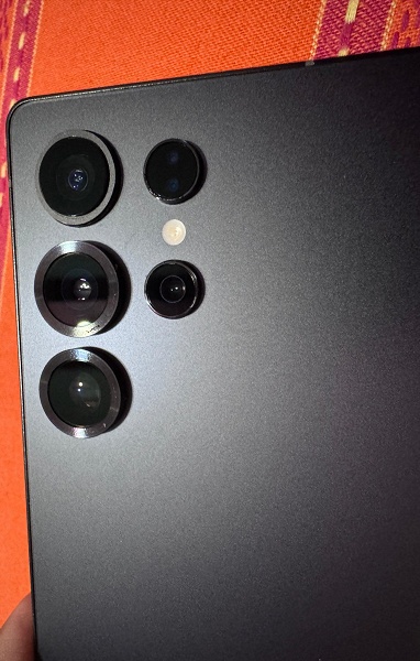 Новая проблема с Galaxy S25 Ultra — у смартфона отклеиваются кольца вокруг модулей основной камеры - 1 Новая проблема с Galaxy S25 Ultra — у смартфона отклеиваются кольца вокруг модулей основной камеры