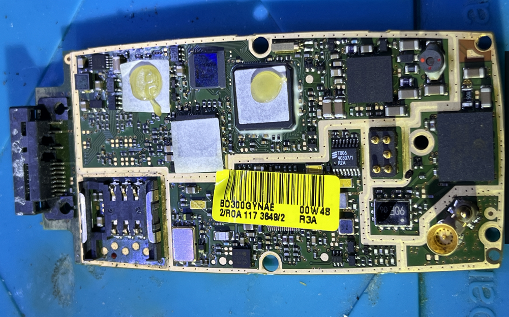 Ericsson T28s: раскладушка из 90-х. Вспоминаем эту модель и смотрим, что внутри - 8