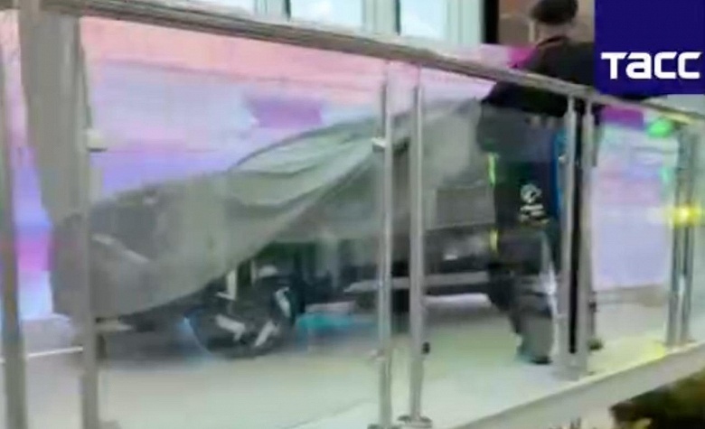 Будущий кроссовер АвтоВАЗа на базе Lada Vesta засняли за три дня до премьеры - 2 Будущий кроссовер АвтоВАЗа на базе Lada Vesta засняли за три дня до премьеры