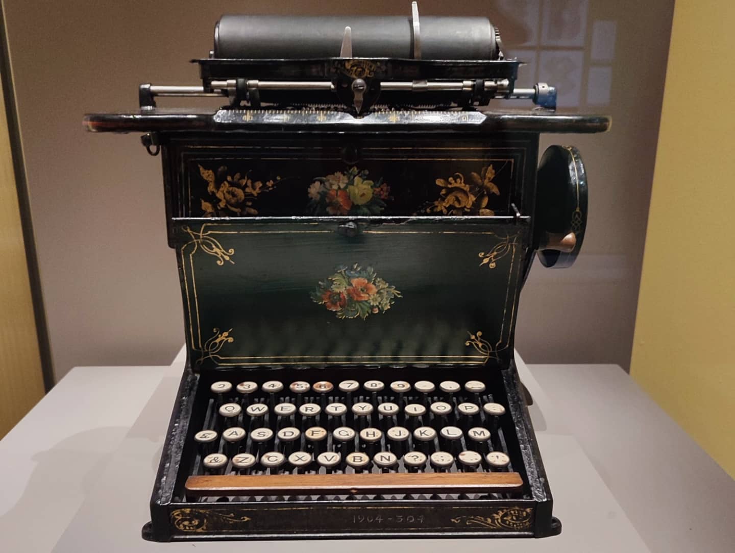 Sholes and Glidden Type-Writer