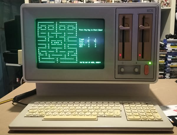 Клавиатура с защитой от вампиров и другая ретро техника времен, когда не боялись экспериментировать с дизайном - 12