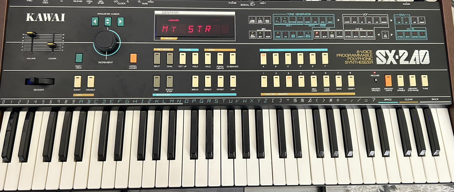 Клавиатура с защитой от вампиров и другая ретро техника времен, когда не боялись экспериментировать с дизайном - 7