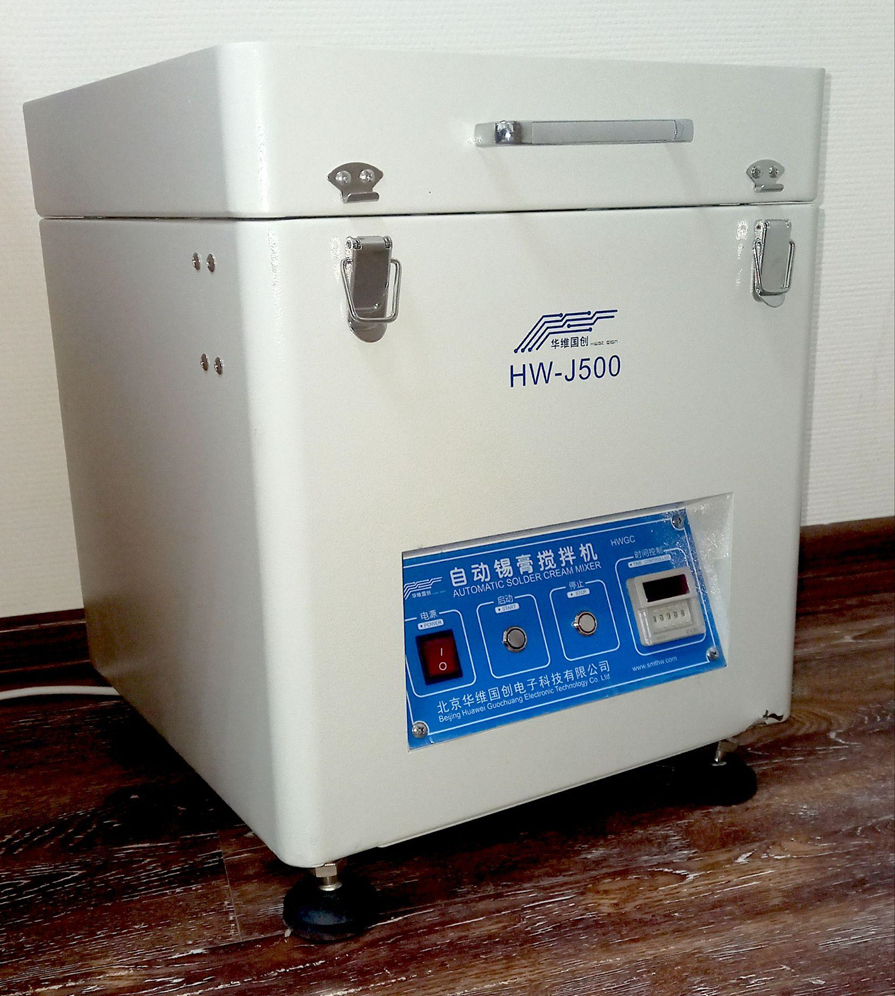 Наш офисный трудяга, перемешавший не один центнер пасты. Некоторые из его фотосессий оказались настолько хороши, что заслужили признание наших коллег из других компаний, переехав к ним на сайты)