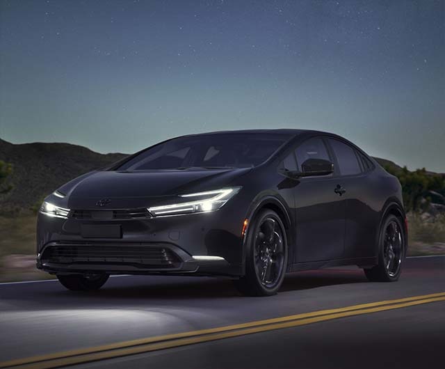 Toyota представила новый Prius Plug-in Hybrid 2026 года: 220 лошадиных сил и солнечная крыша