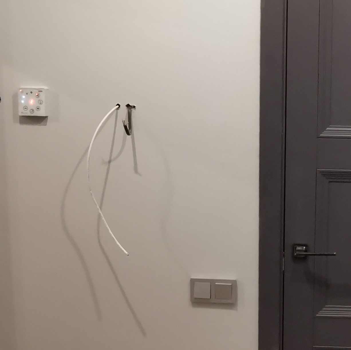 Провода три года старательно намекали, что им нужно найти применение