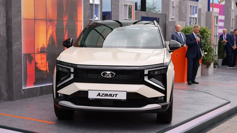 Lada Azimut &mdash; во многом первый. Новейший кроссовер АвтоВАЗа получит голосовое управление через GigaChat и мультимедийную платформу на базе решений Сбера