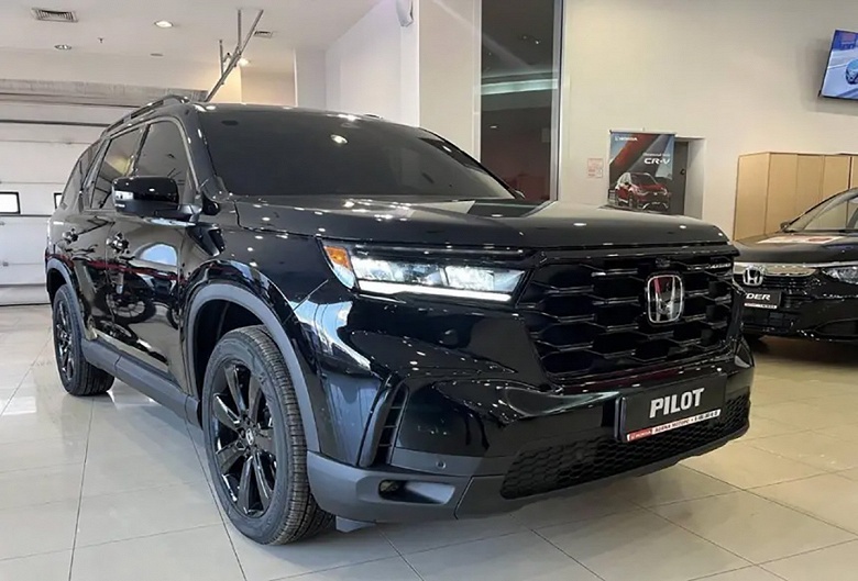 Очень чёрный Honda Pilot появился в России: стартовали продажи Honda Pilot Black Edition &mdash; с гарантией 3 года, мотором V6 и полным приводом