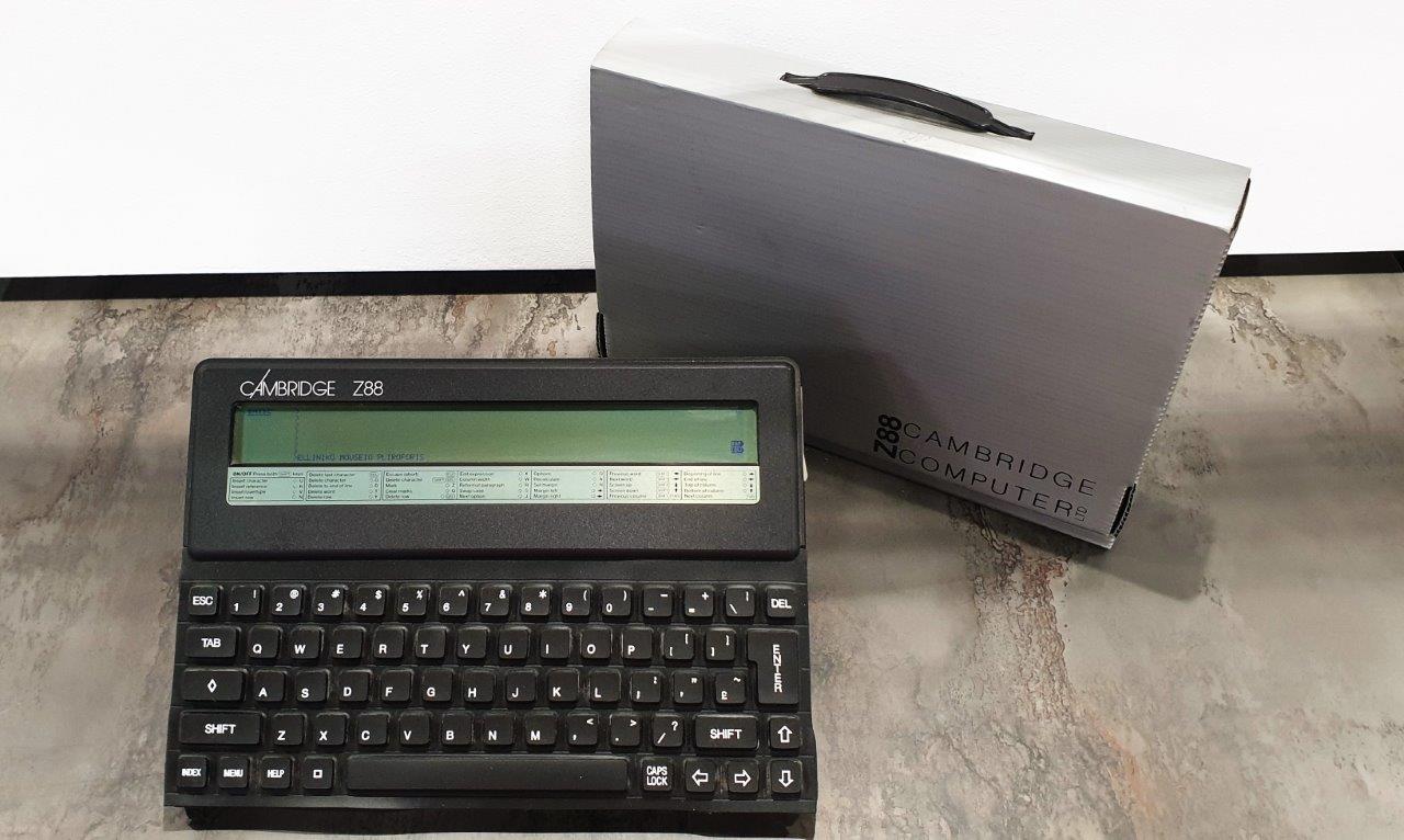 Cambridge Z88: портативный компьютер с амбициями Sinclair - 1 Cambridge Z88: портативный компьютер с амбициями Sinclair - 1