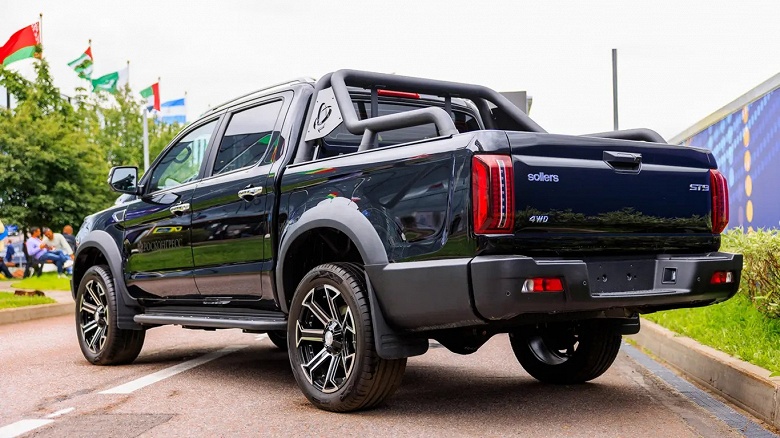 Отечественный 224-сильный рамный внедорожник с корнями Toyota, который будут собирать на УАЗе. Новый Sollers ST9 показали на ПМЭФ-2025 