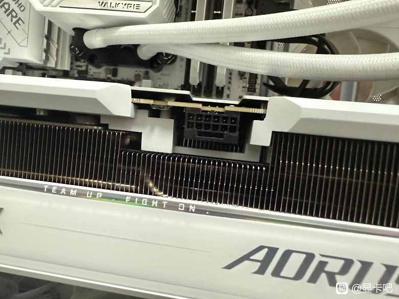 Проблема расплавления 16-контактного разъема по-прежнему с нами: на этот раз пострадали две GeForce RTX 5090D