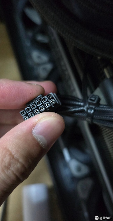 Проблема расплавления 16-контактного разъема по-прежнему с нами: на этот раз пострадали две GeForce RTX 5090D