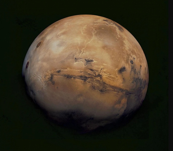 Новые снимки с орбиты показали возможные следы льда на Марсе &mdash; всего в метре под поверхностью