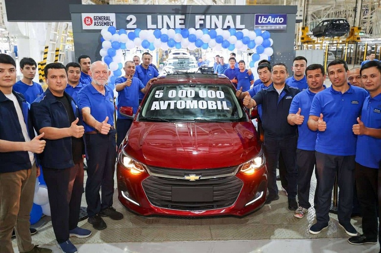 Только на одном заводе в Узбекистане выпустили 5 млн Chevrolet. Названа юбилейная модель - 1 Только на одном заводе в Узбекистане выпустили 5 млн Chevrolet. Названа юбилейная модель