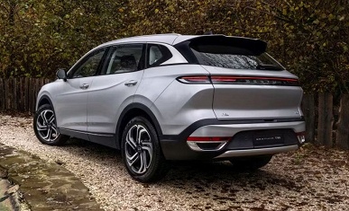 Всё тот же 2,0-литровый мотор на 245 л. с. и 8-ступенчатый «автомат» Aisin, но уже со скидкой в 400 тыс. рублей. В России переписали цены на флагманский кроссовер Bestune T90 - 2 Всё тот же 2,0-литровый мотор на 245 л. с. и 8-ступенчатый «автомат» Aisin, но уже со скидкой в 400 тыс. рублей. В России переписали цены на флагманский кроссовер Bestune T90