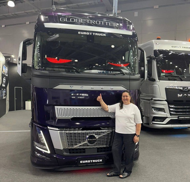 &laquo;Мы бы предпочли, чтобы на этом авто был логотип &laquo;КамАЗа&raquo;. Volvo начала расследование из-за приобретённого Федерацией лыжных гонок России тягача Volvo FH16 780 XXL Aero