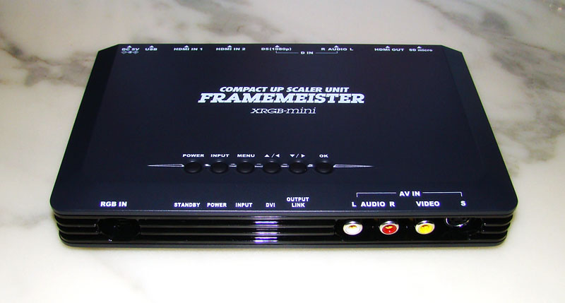 Один из лучших апскейлеров, знаменитый японский Framemeister. Невероятно желанный и дорогой предмет. Некогда был единственным ультимативным вариантом конвертации RGB и AV в HDMI, но его потеснили новые, гораздо более бюджетные устройства. Источник: gbx.ru