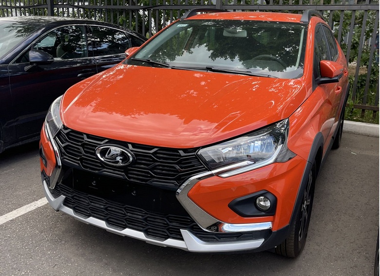 Новейшие Lada Iskra Cross появляются у дилеров за три недели до начала продаж