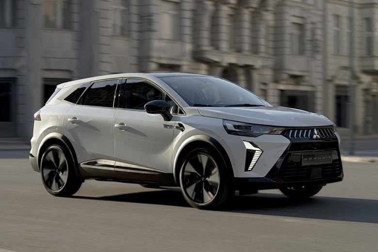 У Lada Azimut появился похожий одноклассник: представлен новый Mitsubishi Grandis 2025 - 1 У Lada Azimut появился похожий одноклассник: представлен новый Mitsubishi Grandis 2025
