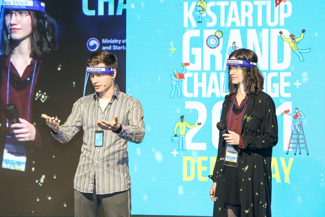 Евгений Соболев выступает на крупнейшем в Азии акселераторе по приземлению стартапов (KSGC 2021), где занял 3-е место (впервые для России) среди 2568 компаний из 129 стран   