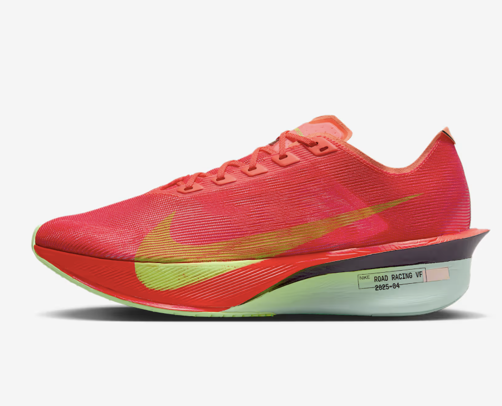 У кроссовок Nike Vaporfly 4 дроп всего 6 миллиметров. С моим плоскостопием лучше отдать предпочтение кроссовкам с высоким дропом (источник)