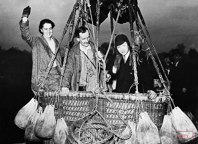 Жаннет вместе с мужем Жаном после рекордного полета