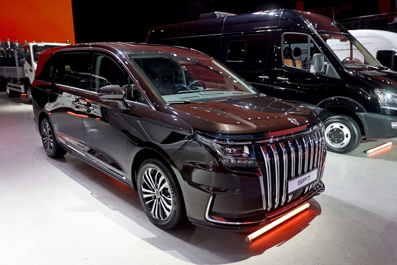 Одноклассник Toyota Alphard с 2,0-литровым мотором и 8-ступенчатым &laquo;автоматом&raquo; начали выпускать в России. Sollers SP7 обещает премиум-комфорт в топовой версии