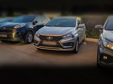 Особенности Lada Iskra в предмаксимальной комплектации: парковочных датчиков и камеры заднего вида нет, а медиасистема с крупным экраном есть - 2 Особенности Lada Iskra в предмаксимальной комплектации: парковочных датчиков и камеры заднего вида нет, а медиасистема с крупным экраном есть