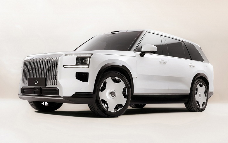 Мощность, сравнимая с тремя моторами W12, автопилот, адаптивная подвеска, клиренс 288 мм и разгон до 100 км/ч за 3 с. Представлен Zeekr 9X, он превосходит многих конкурентов