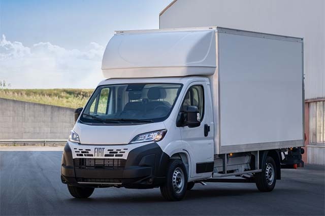 Электрический Fiat Ducato обещает вдвое быстрее заряжаться и перевозить до 22 кубометров груза