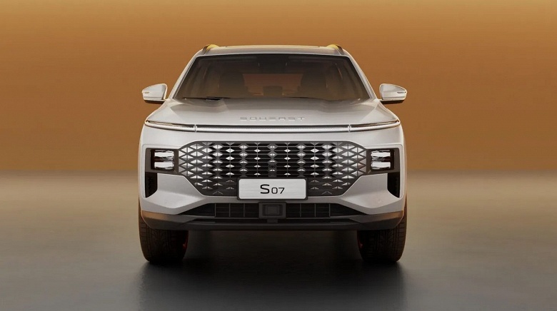 В России устроили распродажу кроссоверов Soueast от Chery: большой Soueast S09 с 2,0-литровым мотором и 8-ступенчатым &laquo;автоматом&raquo; подешевел на 450 тыс. рублей