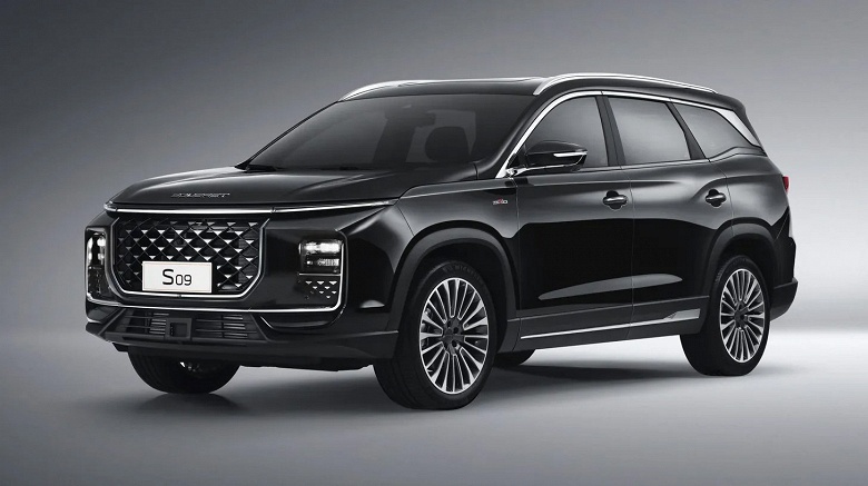 В России устроили распродажу кроссоверов Soueast от Chery: большой Soueast S09 с 2,0-литровым мотором и 8-ступенчатым &laquo;автоматом&raquo; подешевел на 450 тыс. рублей