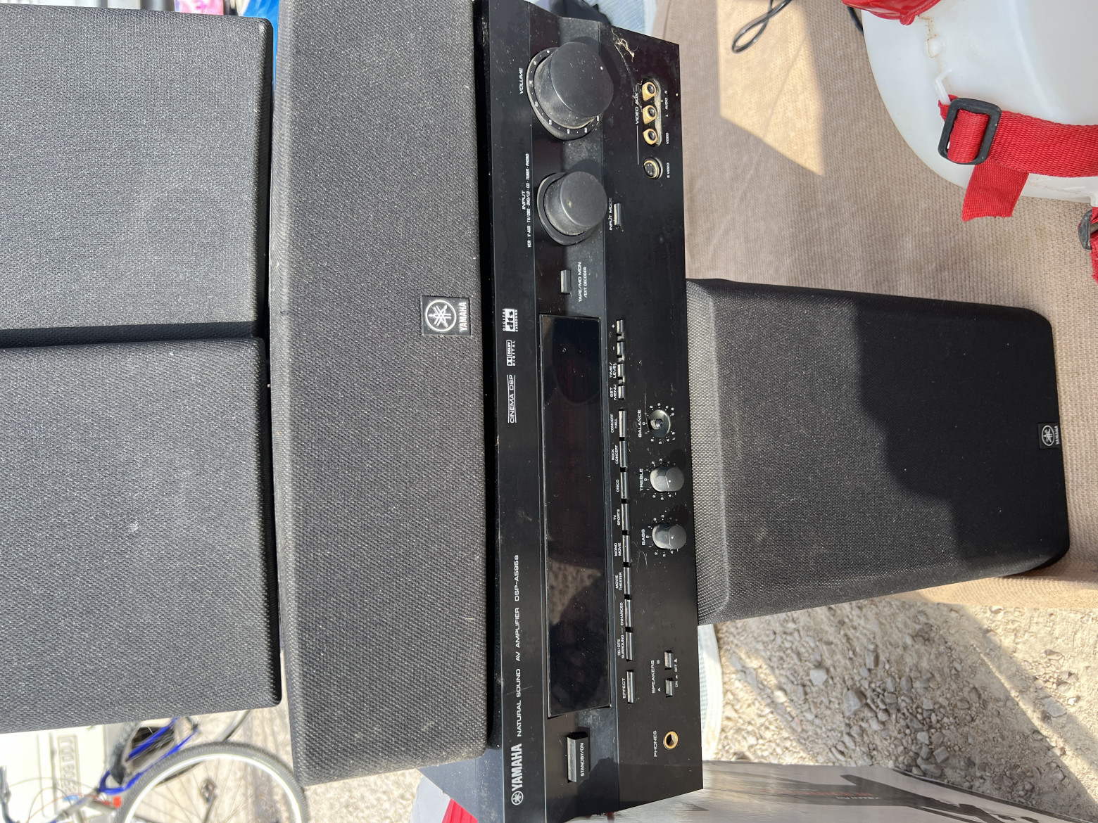 И снова испанская барахолка: оптический нивелир, измеритель поля и… утюги - 20