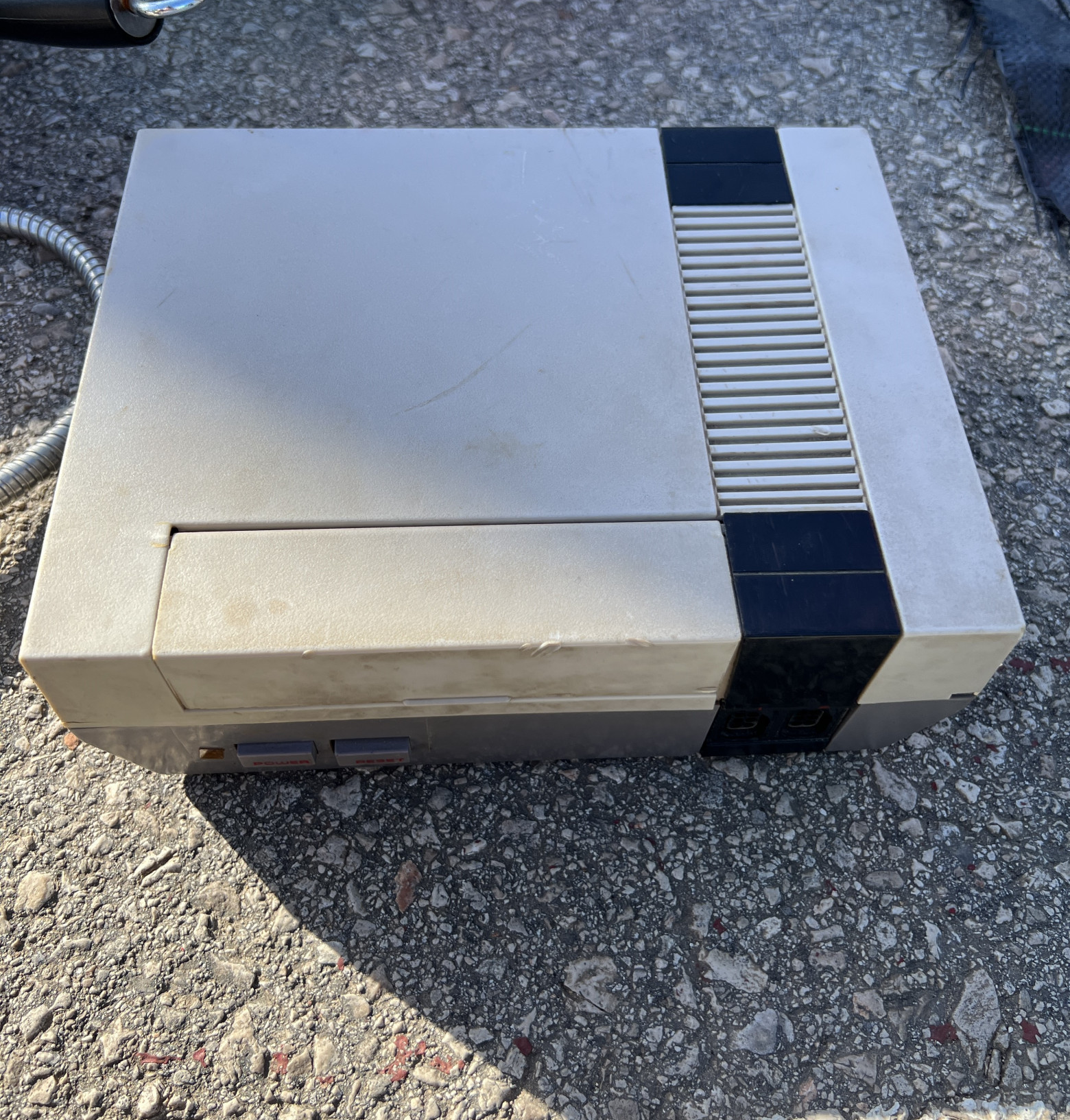 И снова испанская барахолка: оптический нивелир, измеритель поля и… утюги - 3