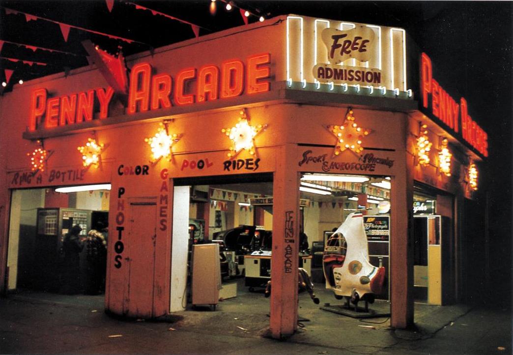 Penny Arcade 1970-х годов. Фото из книги Pinball!, 1977 год.