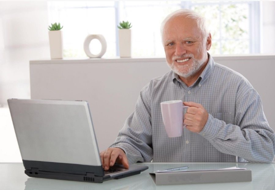 Знакомьтесь, Олег 23 года.