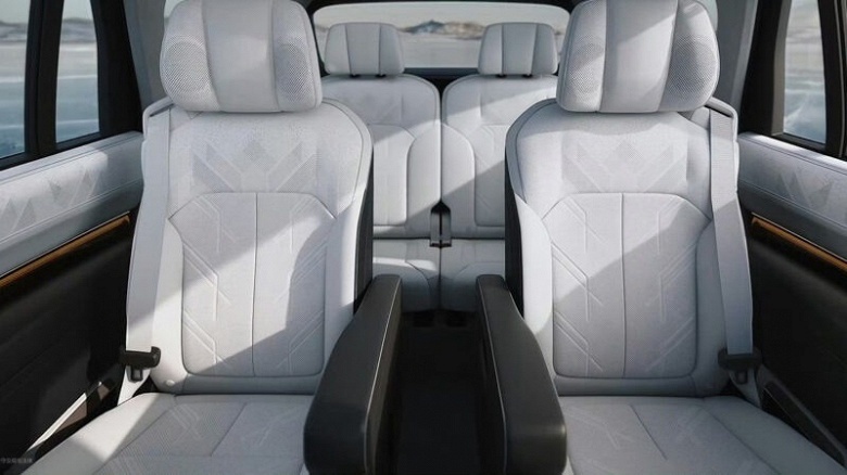 Замена Rolls-Royce Cullinan и Range Rover с адаптивной подвеской, клиренсом 288 мм и разгоном до 100 км ч за 3 с. Салон Zeekr 9X показали на официальных фото - 4 Замена Rolls-Royce Cullinan и Range Rover с адаптивной подвеской, клиренсом 288 мм и разгоном до 100 км/ч за 3 с. Салон Zeekr 9X показали на официальных фото