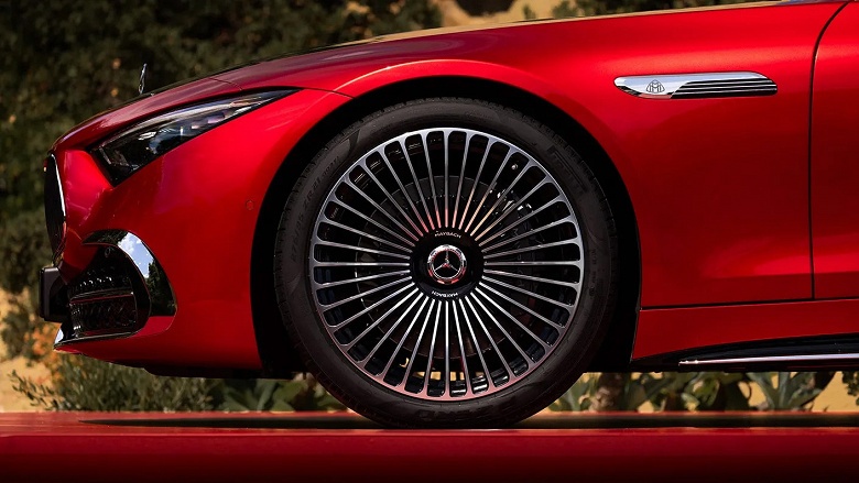 Санкциям вопреки: в Россию привезли новейшие Mercedes-Maybach SL 680 с мощным мотором V8