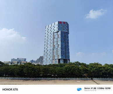 &laquo;Качество изображения замечательное в этом ценовом диапазоне&raquo;. Ресурс MyDrivers протестировал камеру нового монстра автономности Honor X70 ценой 195 долларов