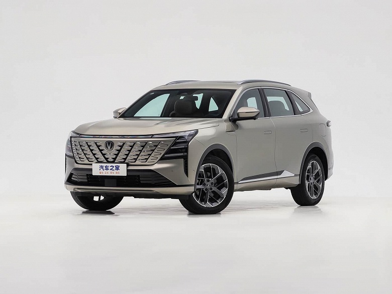 Changan устроил аттракцион неслыханной щедрости: большой кроссовер Changan CS75 Plus с 8-ступенчатым «автоматом» и отличным оснащением — всего 14 тыс. долларов - 1 Changan устроил аттракцион неслыханной щедрости: большой кроссовер Changan CS75 Plus с 8-ступенчатым «автоматом» и отличным оснащением — всего 14 тыс. долларов