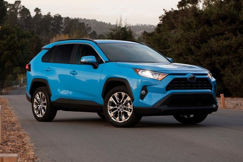 Toyota RAV4 и Highlander — как инвестиция. Согласно данным исследования НАПИ, за 6-летний RAV4 можно выручить почти 70% его первоначальной стоимости - 1 Toyota RAV4 и Highlander — как инвестиция. Согласно данным исследования НАПИ, за 6-летний RAV4 можно выручить почти 70% его первоначальной стоимости