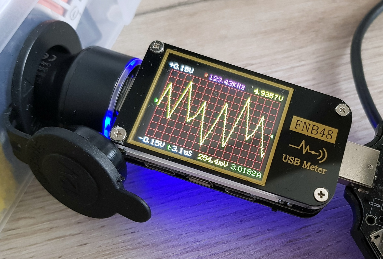 Пульсации. Видели в разы похуже, но 254 мВ при базовых 5 В - все равно много