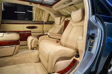 Кому дубайский шоколад, а кому редкий Maybach 62 S из коллекции шейха Катара. Уникальный лимузин Mercedes продают в России дешевле нового Aurus Senat