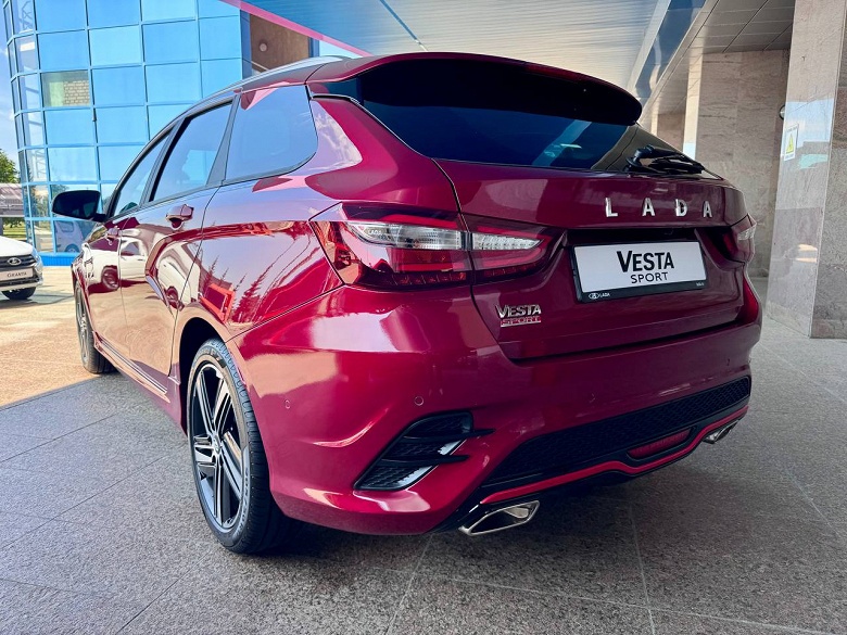 Представлена совершенно новая Lada Sport &mdash; с мотором мощностью 145 л.с, 6-ступенчатой коробкой передач и разгоном до 100 км/ч за 10 секунд