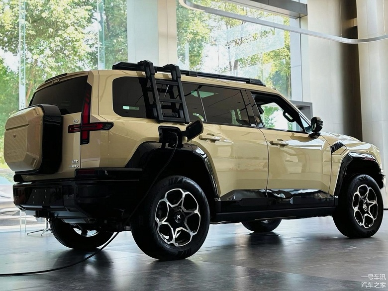 687 л.с., полный привод, отличные внедорожные способности и запас хода до 1300 км — очень дешево. «Китайский Hummer» M-Hero M817 стал хитом: 10 000 предзаказов за час - 3 687 л.с., полный привод, отличные внедорожные способности и запас хода до 1300 км — очень дешево. «Китайский Hummer» M-Hero M817 стал хитом: 10 000 предзаказов за час